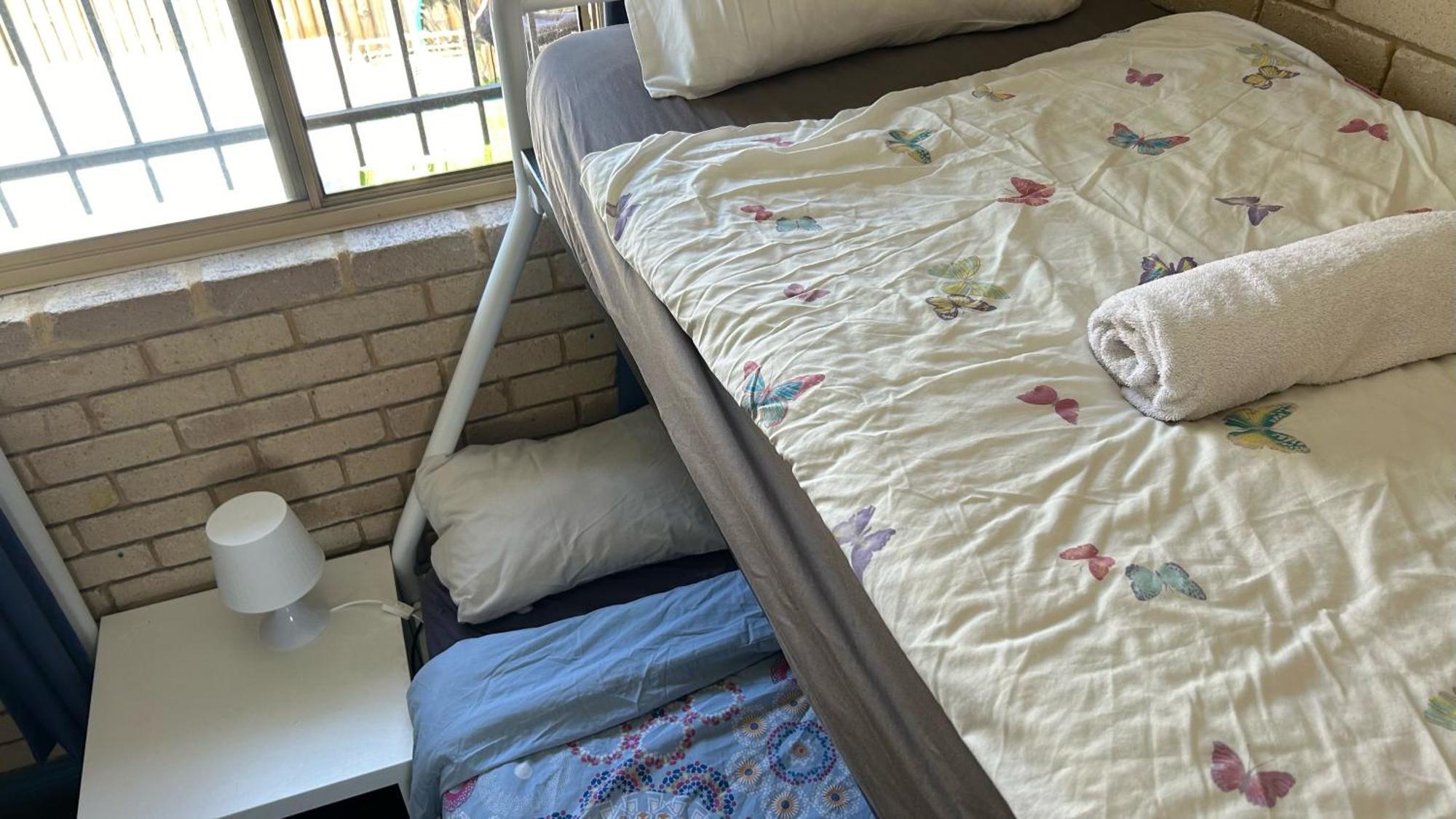 Shiralee Hostel -Note - Valid Passport Required To Check In Perth Exterior photo