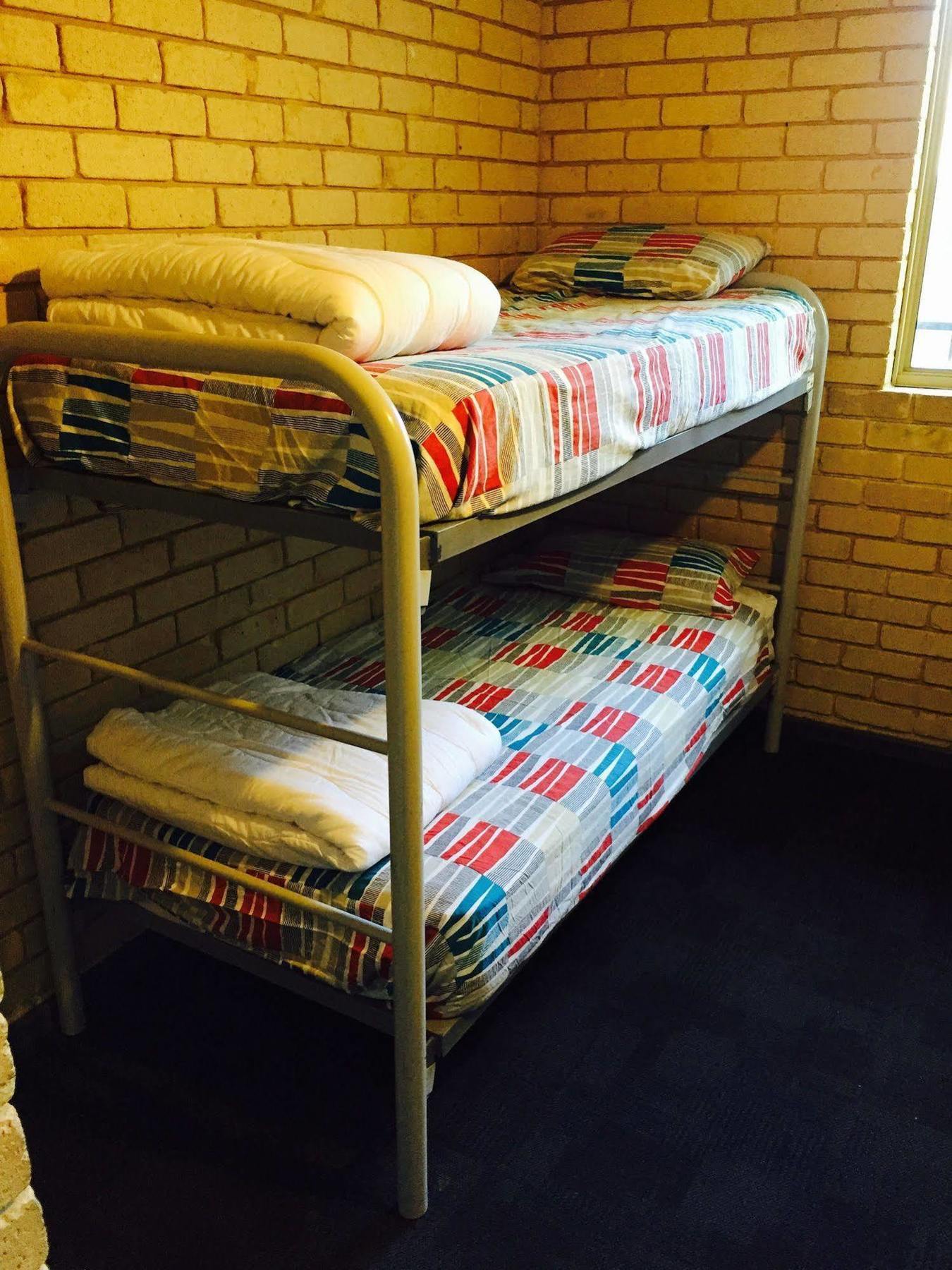 Shiralee Hostel -Note - Valid Passport Required To Check In Perth Exterior photo